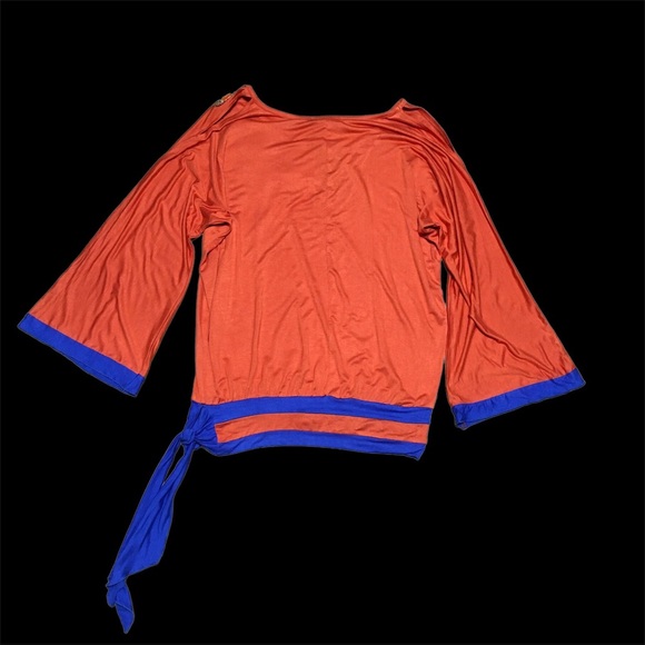 🆕NWT Cold Shoulder Top🆕 - Picture 5 of 6